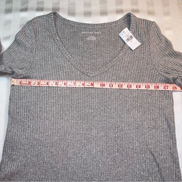 American Eagle Outfitters Light Gray Ribbed V-Neck Long Sleeve Top Sz S NWT SOFT - Picture 7 of 11